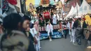 Festival Ennichisai menyuguhkan beragam pertunjukan budaya tradisional Jepang yang diadakan di kawasan Blok M, Jakarta, Minggu (10/5/2015). Festival tahunan ini tak hanya menyediakan hiburan, namun juga makanan Jepang. (Liputan6.com/Faizal Fanani)