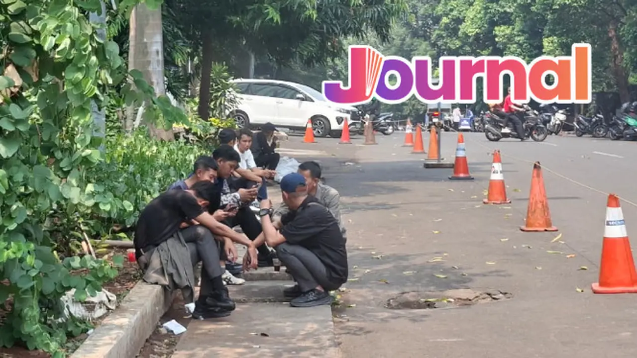 Fenomena Nongkrong di Trotoar