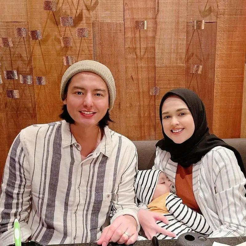 Cut Meyriska dan Roger Danuarta. (Foto: Instagram @rogerojey)