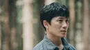 <p>Jisung dalam drama Korea alias drakor Adamas yang mengudara di tvN sejak 27 Juli 2022. (TVN)</p>