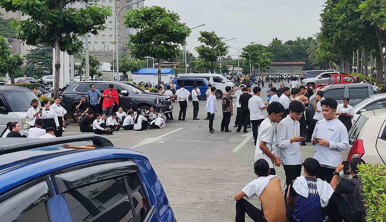 Badan seismologi Filipina telah mengeluarkan peringatan tsunami dan mendesak warga di wilayah pesisir untuk segera mengungsi ke tempat yang lebih tinggi. (Bobbie ALOTA/AFP)