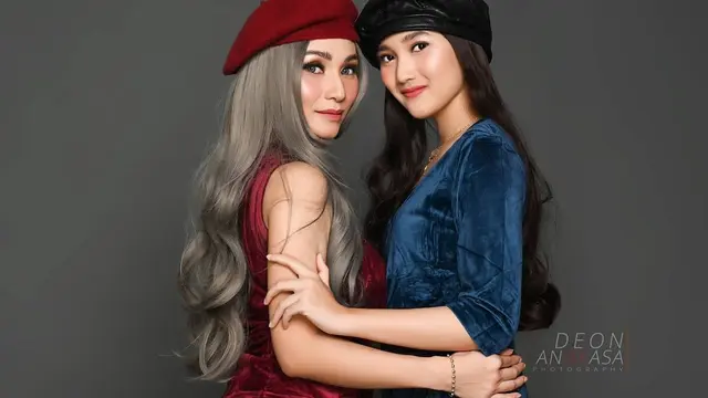 7 Pemotretan Baby Margaretha dengan Zahra, Putri Sulungnya yang Curi Perhatian