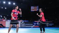 Febriana Dwipuji Kusuma/Amalia Cahaya Pratiwi lolos ke babak 16 besar Australian Open 2023. Pebulu tangkis ganda putri Indonesia ini menang 21-11, 14-21, dan 21-17 atas Tanisha Crasto/Ashwini Ponnappa asal India&nbsp;di Quay Centre, Sydney Olympic Park, Sydney, Selasa (1/8). (foto: PBSI)