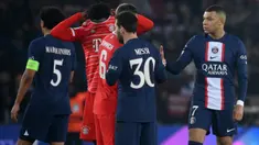 Di balik kemenangan tipis 1-0 Bayern Munchen atas PSG pada leg pertama babak 16 besar Liga Champions 2022/2023, Rabu (15/2/2023) dini hari WIB, ada momen menarik yang diraih bek kiri Bayern Munchen asal Kanada, Alphonso Davies. (AFP/Franck Fife)