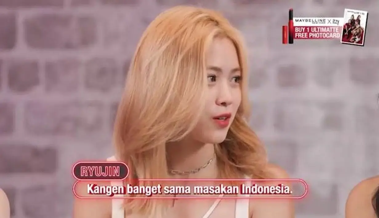 ITZY juga menjawab beberapa pertanyaan dari MIDZY Indonesia. Pertanyaan pertama tentang makanan Indonesia favorit mereka. Ryujin menjawab, “Bakso, semua makanan Indonesia enak & unik. Kangen banget sama masakan Indonesia.” (Dok. Maybelline New York)