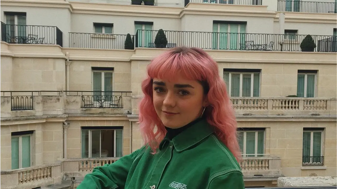 FOTO: Gaya Maisie Williams, Pemeran Arya Stark 'Game of Thrones' yang Simpel dan Modis