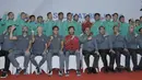 Pemain Timnas Indonesia U-22 foto bersama usai acara pelepasan Timnas Indonesia U-22 di Makostrad, Jakarta, Kamis (10/8/2017). PSSI resmi melepas para atlet untuk berlaga di Sea Games 2017 Malaysia. (Bola.com/M Iqbal Ichsan)