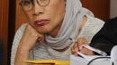 Terdakwa kasus dugaan penyebaran berita bohong atau hoaks Ratna Sarumpaet mendengarkan keterangan saksi dalam sidang lanjutan di PN Jakarta Selatan, Kamis (25/4). Sidang tersebut dengan agenda pemeriksaan saksi ahli yang dihadirkan oleh Jaksa Penuntut Umum (JPU). (Liputan6.com/Herman Zakharia)