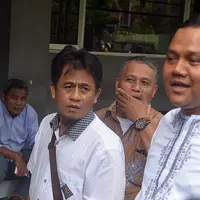 Foto Pengacara Saipul Jamil Lapor ke Polda (Nurwahyunan/bintang.com)