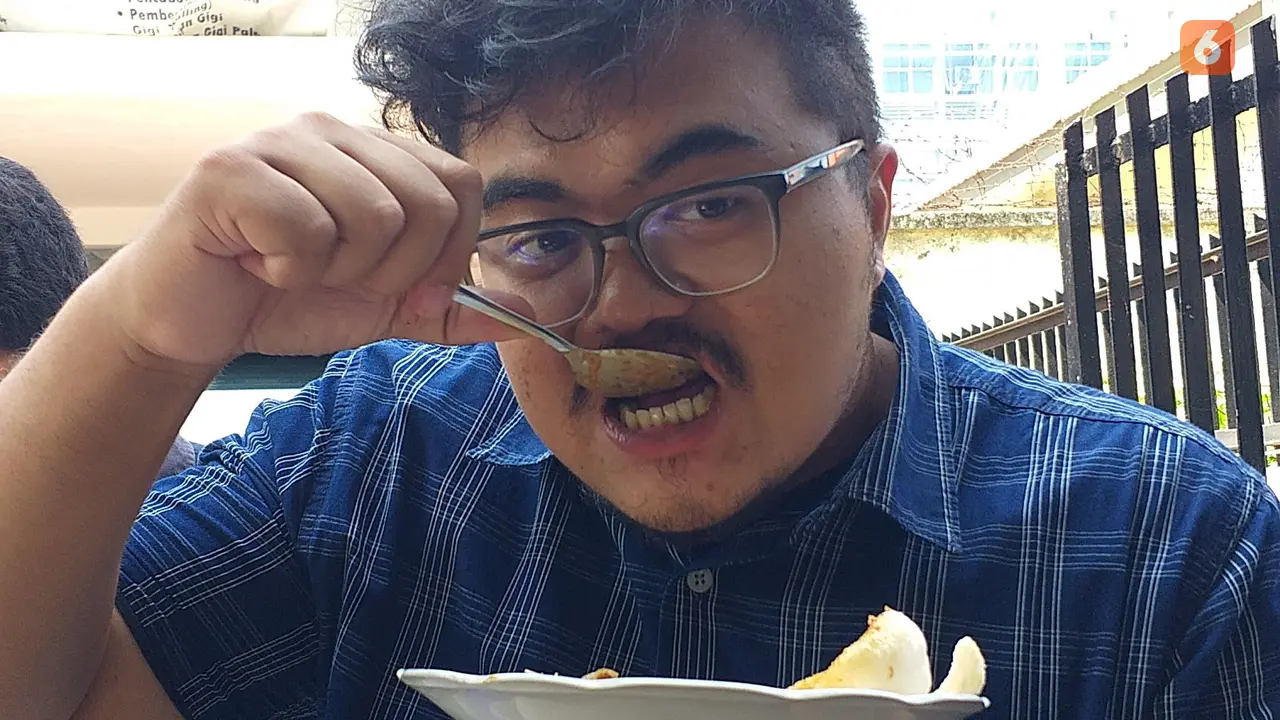 Pilih makanan seperti daging panggang dengan nasi merah sebagai menu makan siang yang aman bagi penderita asam lambung (GERD) (Foto: Aditya Eka Prawira/Liputan6.com)