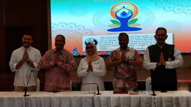 Konferensi pers Perayaan Hari Yoga Internasional di Jakarta, Senin (30/4). (Liputan6.com/Giovani Dio Prasasti)