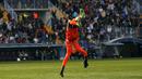 Kiper Malaga, Carlos Kameni, melakukan selebrasi saat laga melawan Real Madrid pada laga La Liga Spanyol di Stadion La Rosaleda, Minggu (21/2/2016). (Reuters/Jon Nazca)