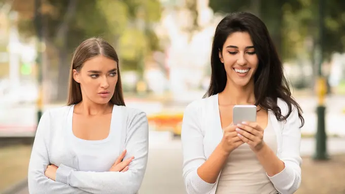 Cara Mengatasi Orang yang Iri