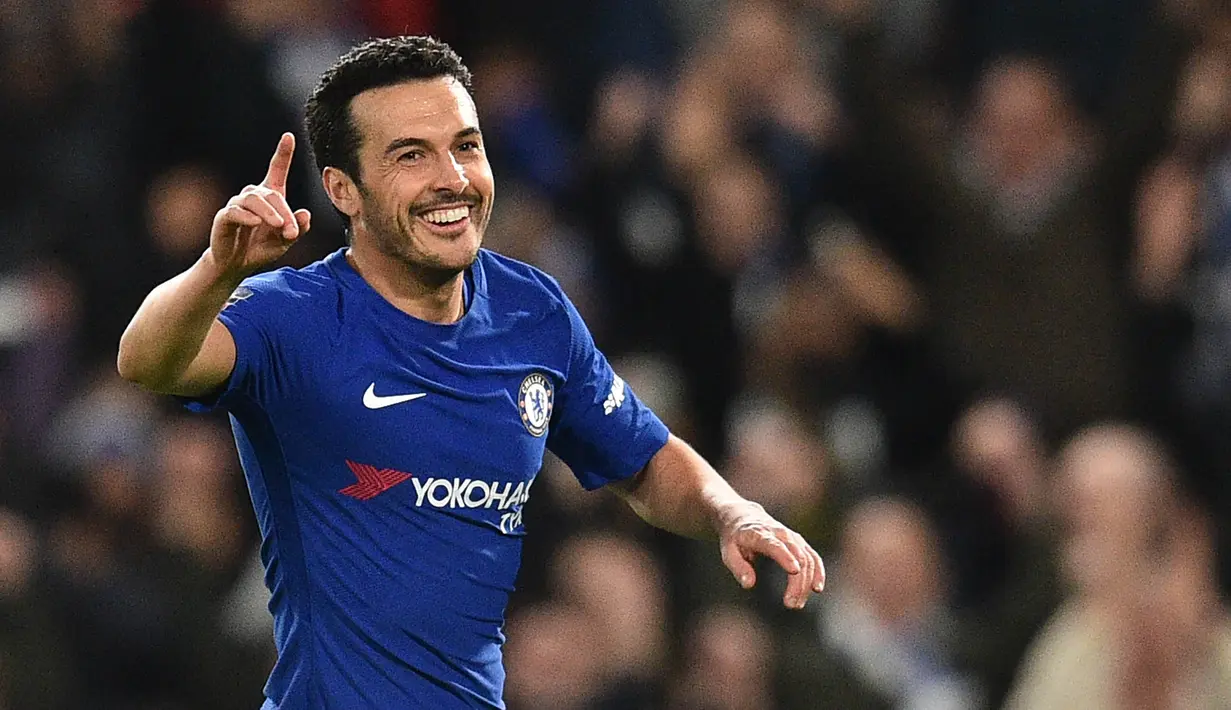 7. Pedro - Hampir delapan musim bermain untuk Barcelona sebelum akhirnya memutuskan untuk pindah ke Chelsea pada tahun 2015. Kini bersama The Blues dirinya sudah mencetak 27 gol dari 117 pertandingan di Liga Premier Inggris. (AFP/Glyn Kirk)