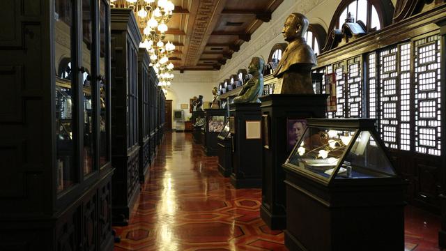 Napak Tilas Sejarah Filipina Lewat Istana Malacanan