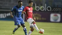 Michael Essien bermain selama 45 menit saat Persib Bandung takluk 1-2 dari Bali United FC di Stadion Gelora Bandung Lautan Api, Bandung, Sabtu (8/4/2017). (Bola.com/Vitalis Yogi Trisna)