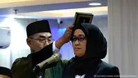 Menkominfo Budi Arie Setiadi resmi melantik Fadhilah Mathar sebagai Direktur Utama Badan Aksesibilitas Telekomunikasi dan Informasi (BAKTI) (YouTube Kemkominfo TV)