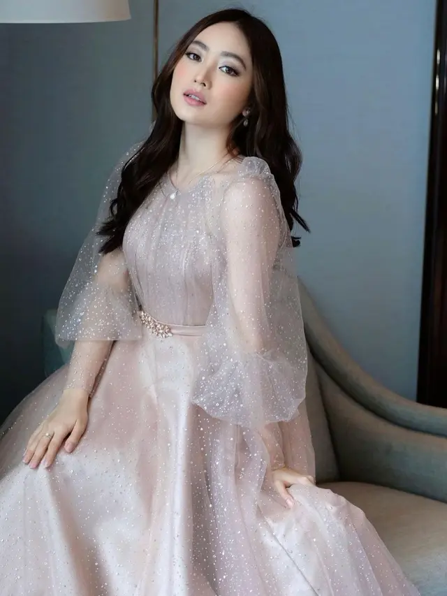 Potret 6 Seleb yang Dijuluki Ratu Sinetron Saat Jadi Bridesmaid Nikahan