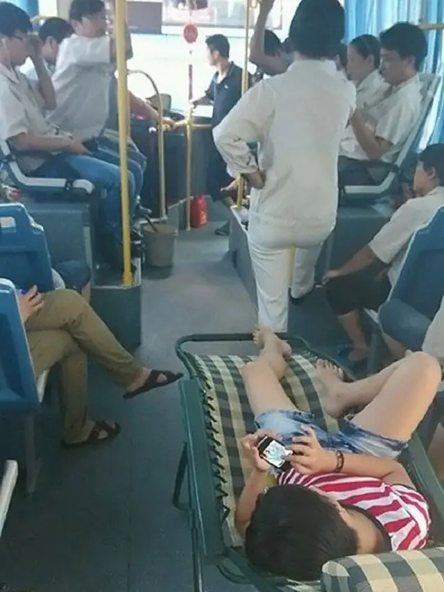 Kelewat Cuek, Aksi Orang-orang Ini Bikin Kita Geleng-geleng Kepala