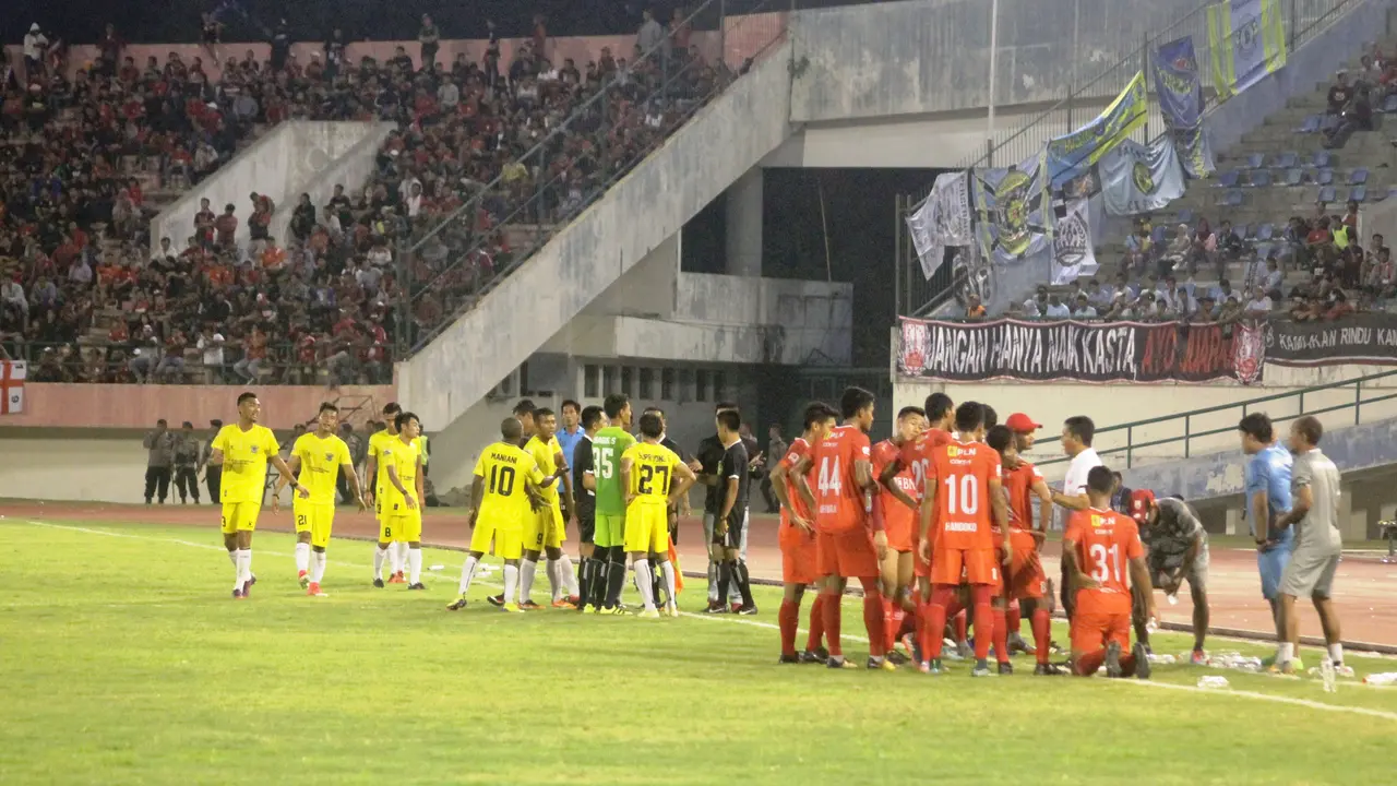Persis Solo