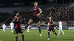 Pemain Bologna Marko Arnautovic (tengah) melakukan selebrasi usai mencetak gol ke gawang Sampdoria pada pertandingan Serie A di Stadion Renato Dall'Ara, Bologna, Italia, 11 April 2022. Bologna menang 2-0. (Michele Nucci/LaPresse via AP)