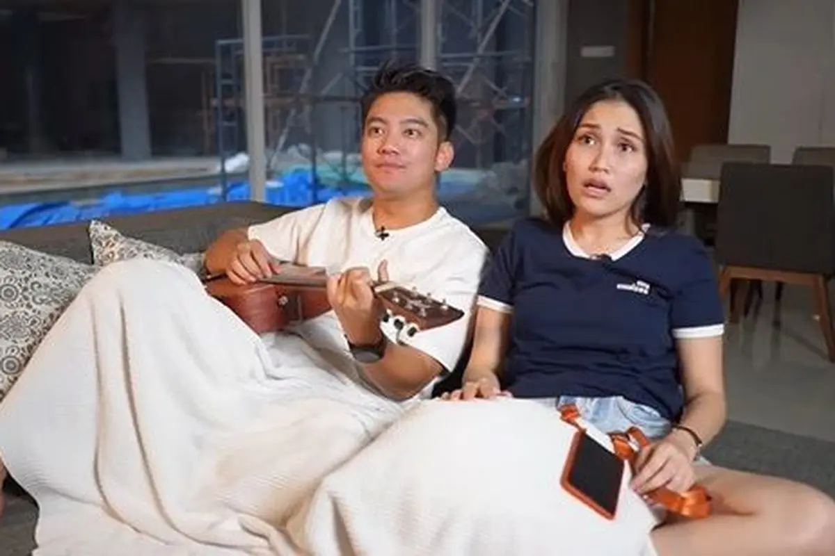 Sempat 4 Tahun Musuhan, Ini 6 Potret Kebersamaan Ayu Ting Ting dan Boy William (Sumber: YouTube/Qiss You TV)