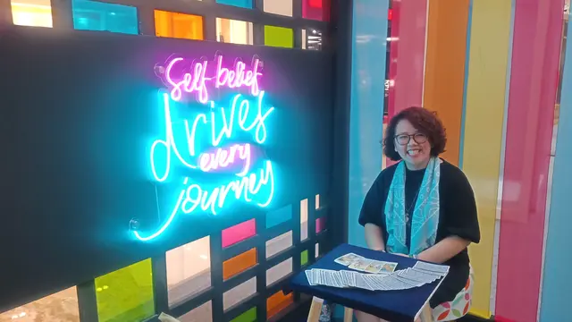 Mengetahui Ramalan Keuangan, Cinta, dan Karier di 2020 dengan Tarot di Fimela Fest 2019