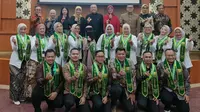 Sebanyak 16 lulusan mengikuti Yudisium MARS YARSI pada 22 Agustus 2026. Dalam suasana Kemerdekaan, peserta yudisium mengenakan pakaian daerah Nusantara. (Foto: Prof Tjandra Yoga Aditama)