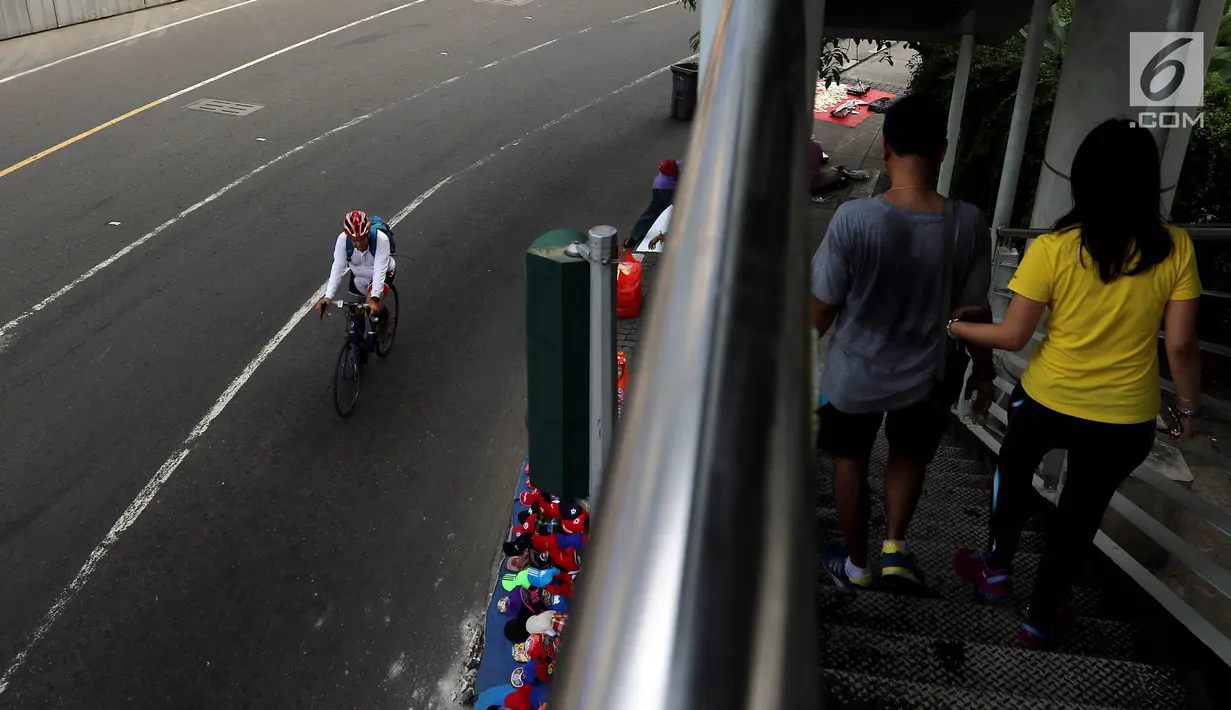 Berbeda dari minggu-minggu sebelumnya, kegiatan Car Free Day (CFD) yang menjadi sarana olahraga warga kota Jakarta terpantau sepi, Jakarta, Minggu (28/5). (Liputan6.com/Johan Tallo)