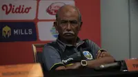 Pelatih Timnas&nbsp;Timor Leste U-20, Gopalkrishnan A S Ramasamy&nbsp;menghadiri acara&nbsp;pers conference jelang pertandingan Kualifikasi Grup F Piala Asia U-20 2023 di Surabaya, Selasa (13/9/2022). (Bola.com/Ikhwan Yanuar)