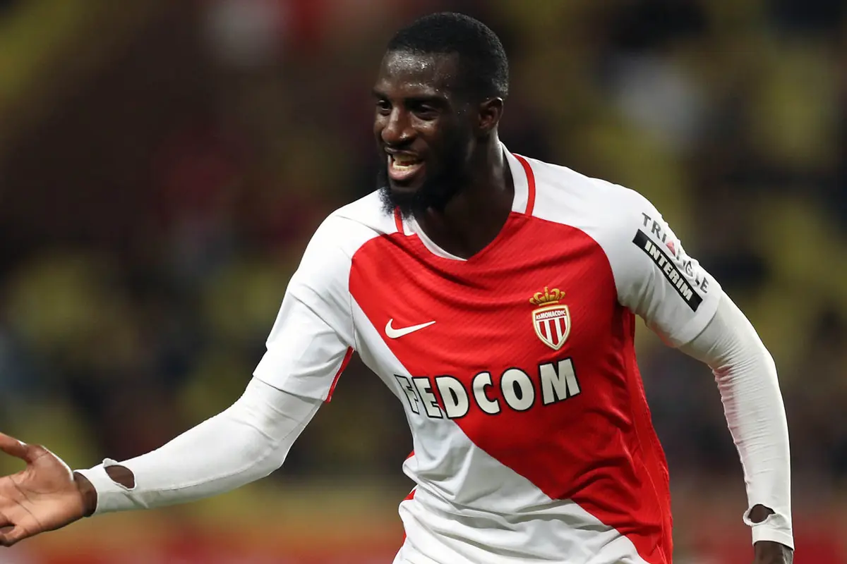 Gelandang asal Prancis, Tiemoue Bakayoko, resmi teken kontrak dengan Chelsea.