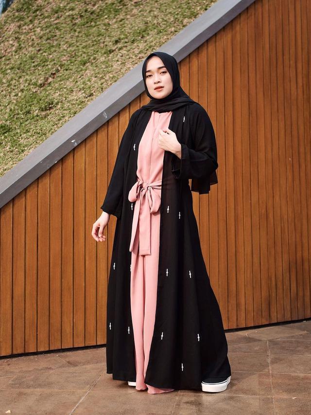 Potret Terbaru Ririe Fairus Pasca Cerai, Disebut Makin Glowing dan Bersahaja. (Sumber: Instagram/ririe_fairus)