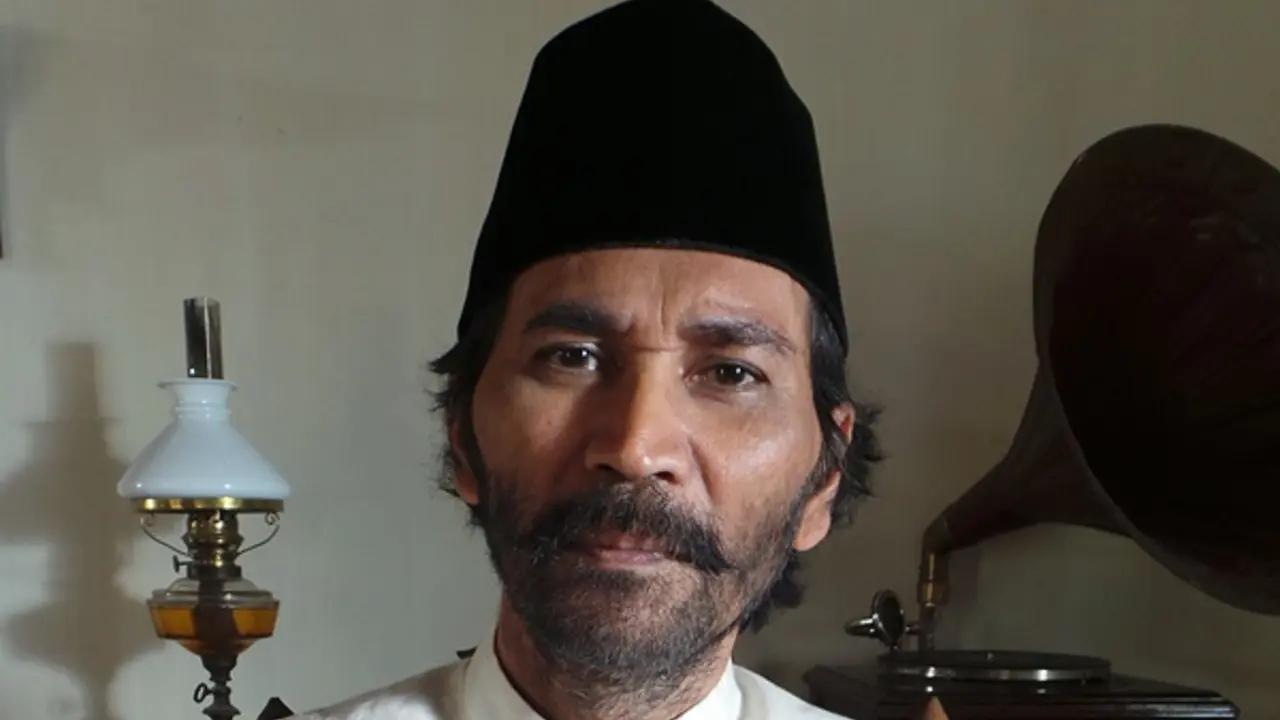 Alex Komang