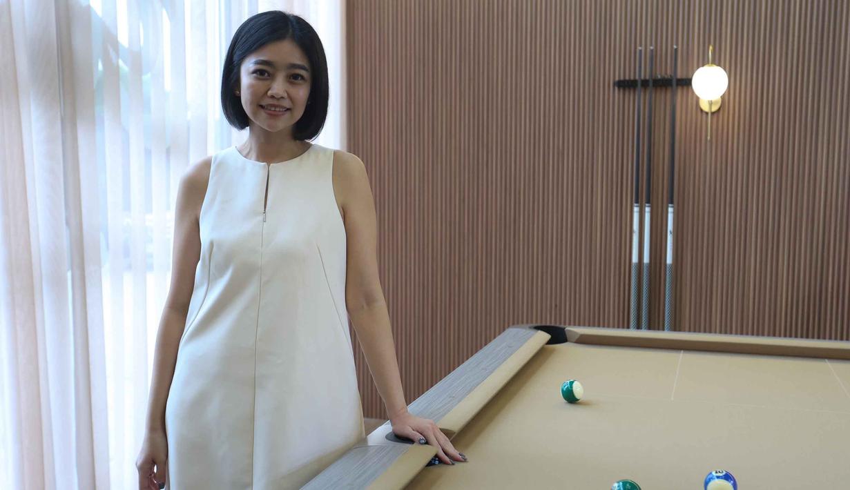 Bagi para pendirinya, konsep Gowadra Billiard berangkat dari pengalaman personal. Tampak dalam foto, Founder & Vision Driver, Yovita Lesmana, berfoto usai memberi keterangan kepada pewarta di Gowada Billiard, Jalan Thamrin Boulevard Pantai Indah Kapuk 2 (PIK 2), Kabupaten Tangerang, Banten, pada Rabu (11/2/2026). (Kapanlagi.com/Budy Santoso)