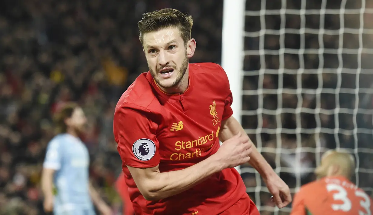 Adam Lallana - Liverpool mendatangkan Lallana dari Southampton pada Juli 2014 dengan banderol 31 juta euro. Lallana sempat menjadi andalan di lini serang Liverpool. Sayangnya, kariernya sering diganggu cedera sehingga dia akhirnya terpinggirkan dari tim utama. (AFP/Paul Ellis)