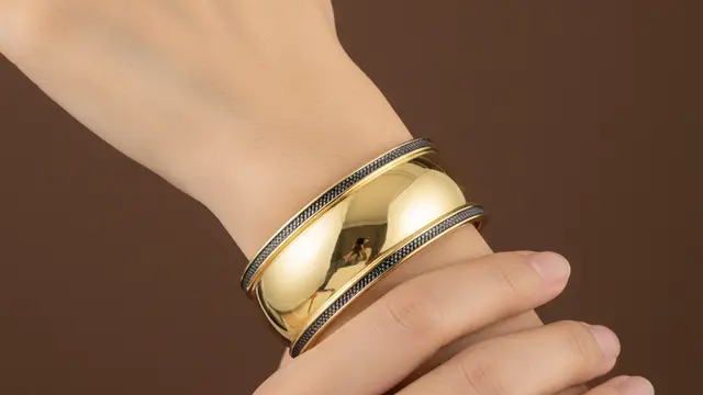Model Gelang Emas Klasik untuk Ibu 40 Tahun Pilihan Terbaik. Gemini