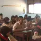 Namun bagi sekolah yang belum menggunakan LCD pasti  kesulitan.