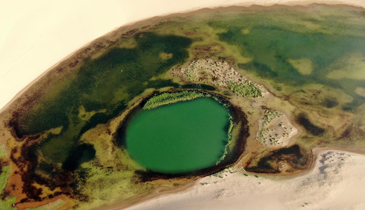 FOTO: Pemandangan Danau Qinghai di China yang Menakjubkan ...