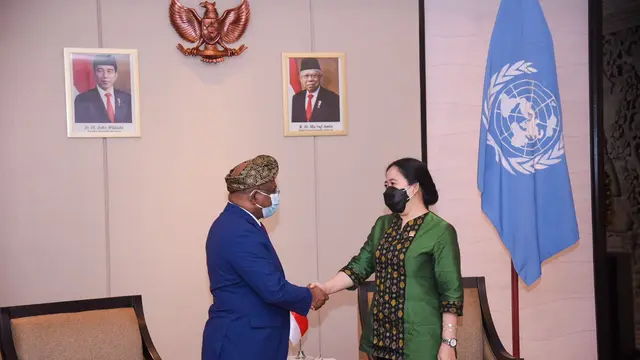Ketua DPR RI Puan Maharani bertemu Presiden Majelis Umum PBB Abdulla Shahid di sela-sela acara The 7th GPDRR 2022 yang berlangsung di Bali Nusa Dua Convention Center (BNDCC), Bali, Kamis (26/5/2022). (Foto: Humas DPR RI)