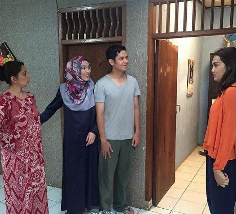 Tayang Sore Ini Simak Sinopsis Gali Lobang Tutup Lobang Showbiz Liputan6 Com