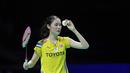 Pebulu tangkis tunggal putri Thailand, Pitchamon Opatniput melakukan servis ke arah wakil China, Chen Yu Fei saat laga final Indonesia Masters 2026 yang berlangsung di Istora, Senayan, Jakarta, Minggu (25/01/2026). (Bola.com/Bagaskara Lazuardi)