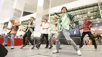 Showcase dan Meet and Greet boyband asal Jepang, Ballistik Boyz di Main Atrium Mall of Indonesia (MOI), Jakarta, Minggu (1/12/2019). (Bambang E Ros/Fimela.com)