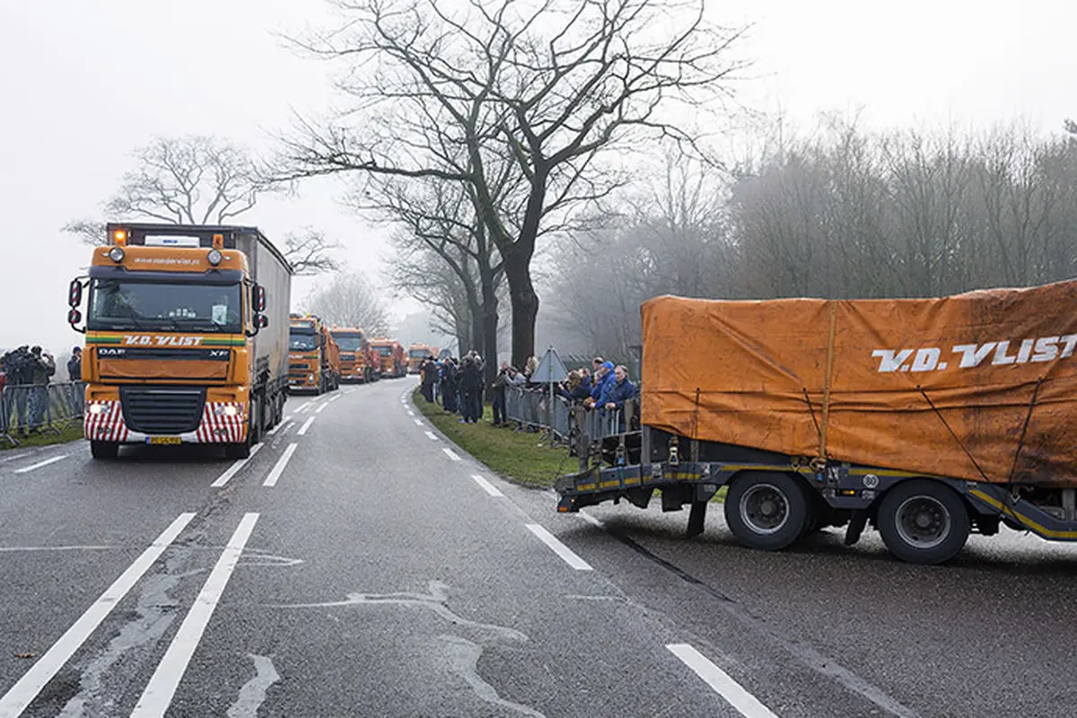 Konvoi pembawa puing MH17 tiba di Belanda. (Reuters)