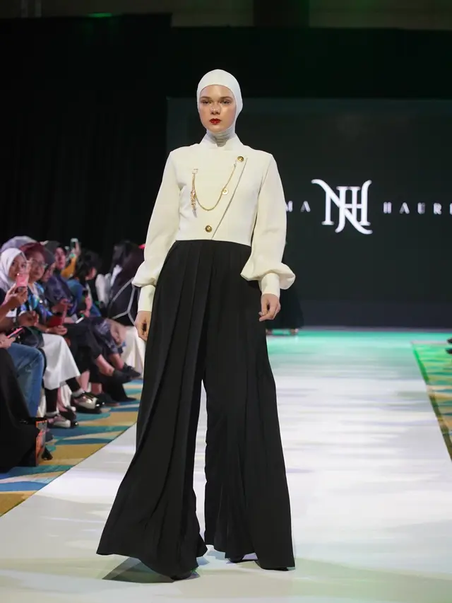 Keraton, Paduan Menarik Busana Keraton Yogyakarta dengan Gaya Eropa Klasik