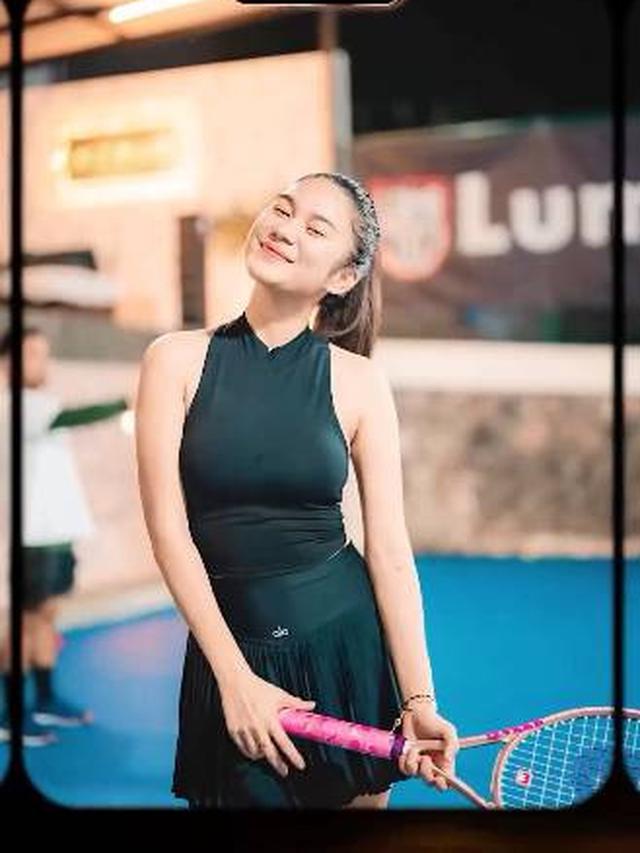 Disebut Multitalenta, Ini 7 Potret Azizah Salsha Tekuni Olahraga Tenis Lapangan