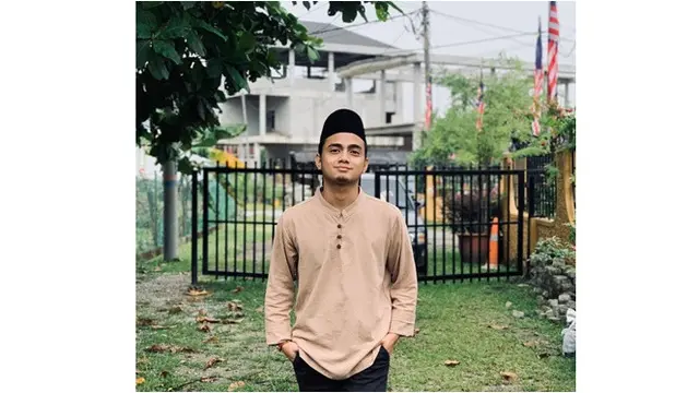 6 Potret Naufal Azrin, Penyanyi Lagu 'Casablanca' Asal Malaysia yang Sedang Viral