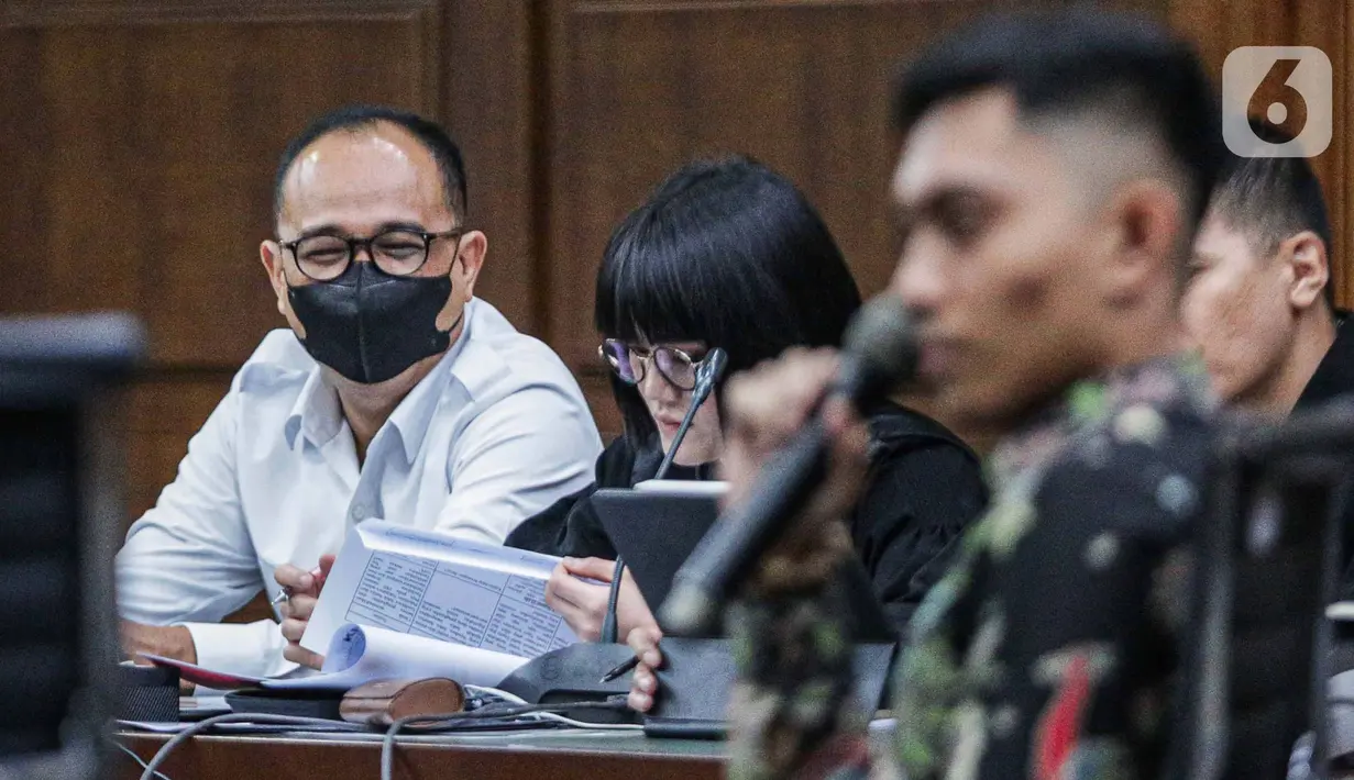 <p>Sebelumnya, Rafael Alun Trisambodo didakwa menerima gratifikasi Rp 16,6 miliar dan tindak pidana pencucian uang (TPPU) hingga Rp 100 miliar. (Liputan6.com/Faizal Fanani)</p>