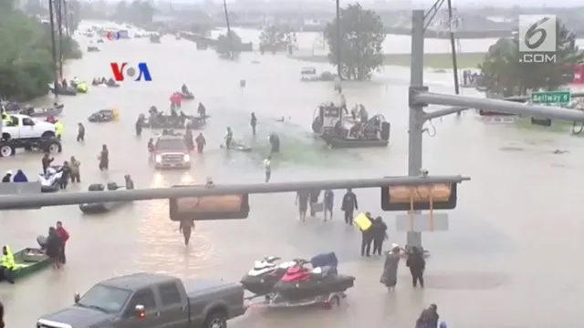 30 orang dinyatakan tewas akibat badai Harvey di negara bagian Texas dan masih banyak lainnya yang hilang. VOA