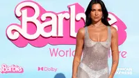 Dua Lipa nyaris naked di Red Carpet Premiere Film Barbie. [Foto: IG/dualipa/rollingstone].