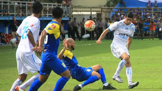 Persiba Balikpapan vs Arema Cronus